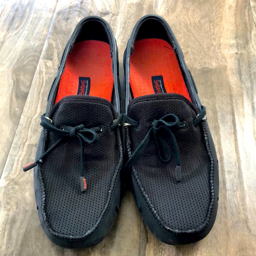 Mens swims mesh loafers. Can get wet and is quick drying.